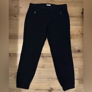 Vince Equestrian / Business Casual Pants Jogger Style Hem with Pockets in Black